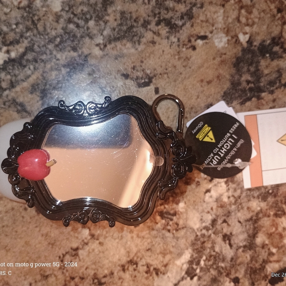 Bath Body Works Disney Evil Queen Mirror Light-UpPocketBac Sanitizer Holder - Picture 7 of 7